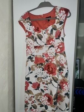 connected Coral & Cream Floral Cap-Sleeve Midi Dress casual wedding guest